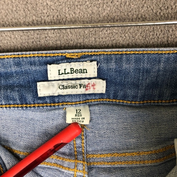 LL Bean Women’s Blue Denim Stretch Classic Fit Straight Leg jeans size 12R - Picture 5 of 8